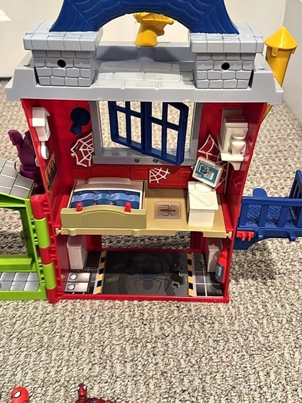 Hasbro Playskool Heroes Marvel Super Hero Adventures Spider-Man Web-Quarters